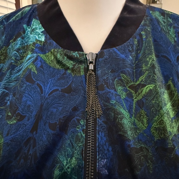 TAHARI NWT Floral Velvet Bomber Jacket with Silk Lining and Chain Zipper - Picture 5 of 8